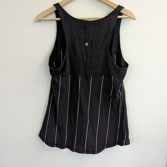 Lululemon Run First Base tank black white stripe *8* - Picture 4 of 7